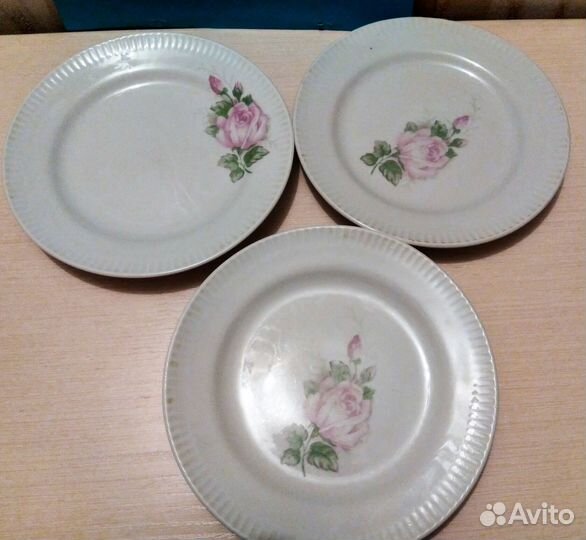 Тарелки разные