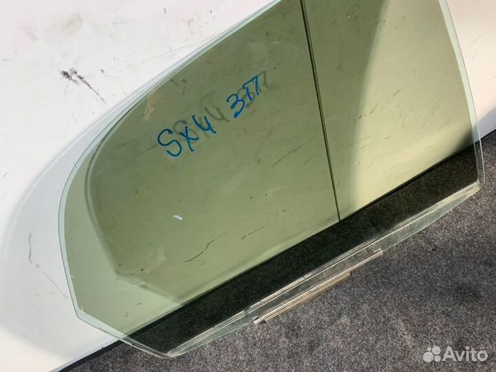 Стекло двери заднее правое Suzuki Sx4 GYA