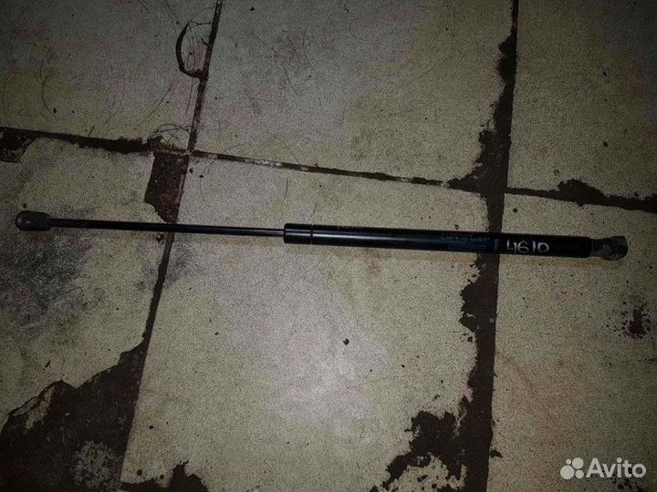 Амортизатор Renault Scenic II 2003-2009