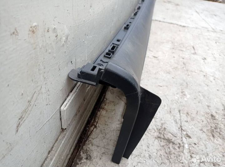 Накладка на правый порог