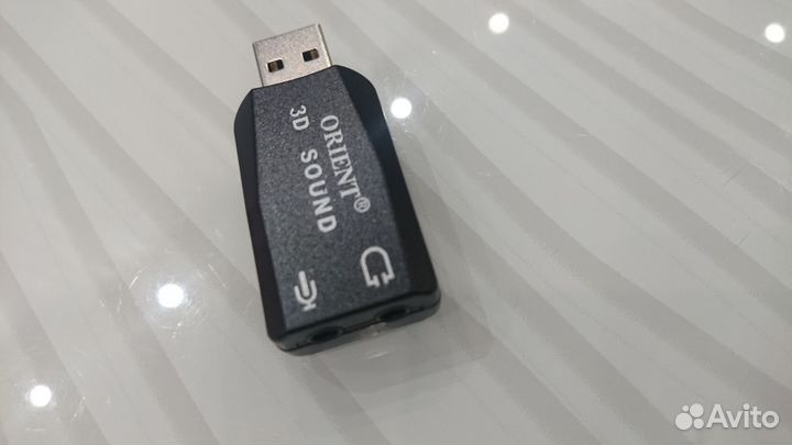 Адаптер для подключения наушников и микрофона