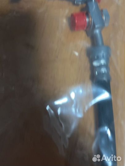 Задний правый тормозной шланг LR058026