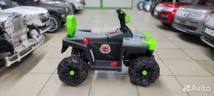 Квадроцикл с пультом управления