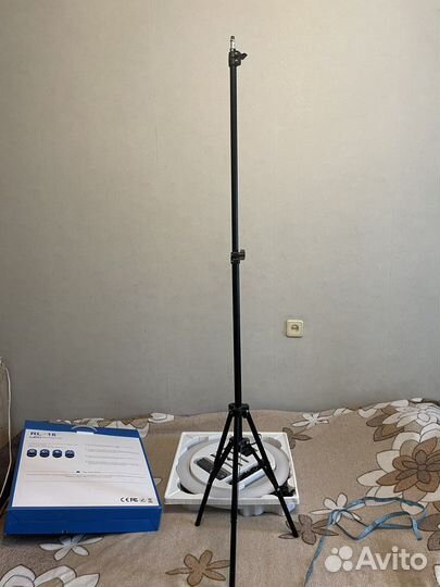 Кольцевая лампа 45 см со штативом