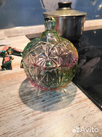 Конфетница с крышкой