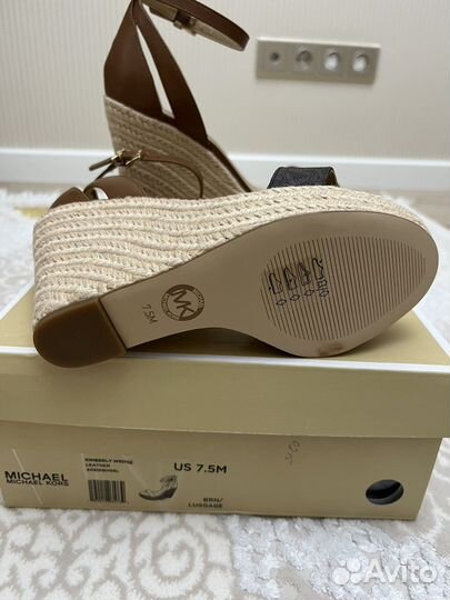 Босоножки Michael Kors