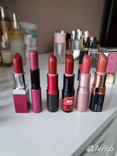 Помады для губ