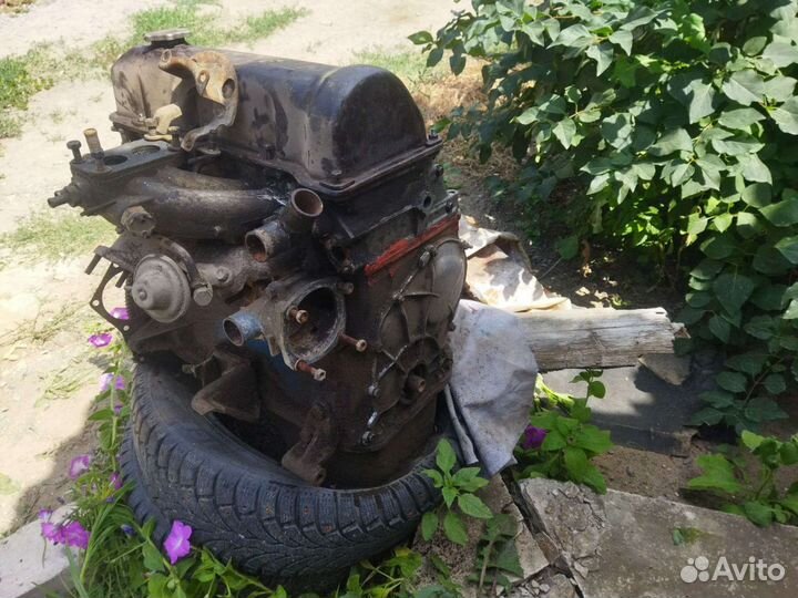 Двигатель 21011