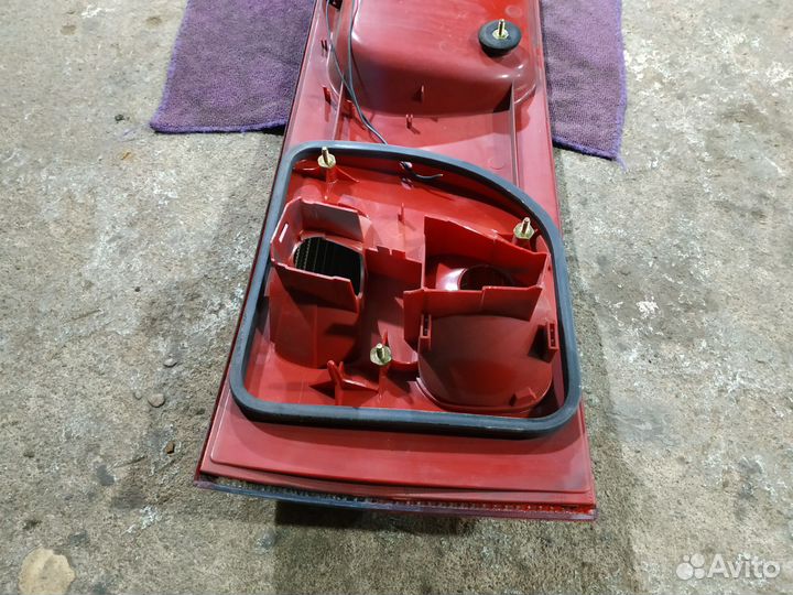 Фонарь крышки багажника Ford Galaxy