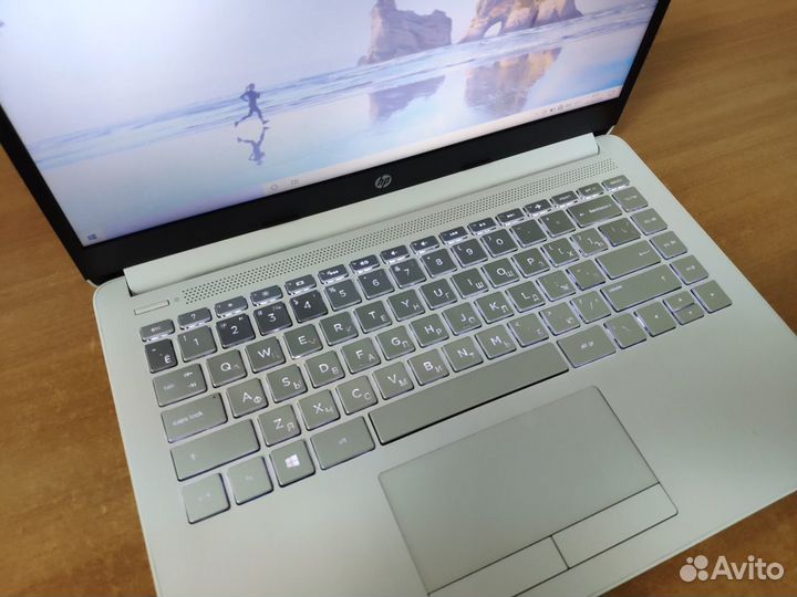 Ультрабук HP / как новый / core i3 / ssd / 8gb