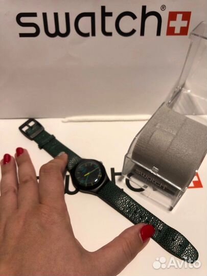 Swatch часы зеленый горох алюминий новые