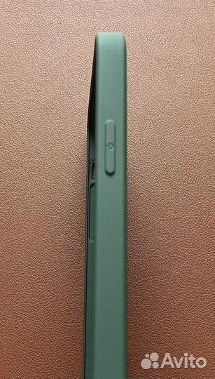 Чехол на iPhone 12