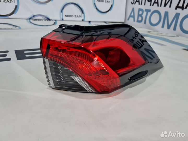 Фонарь правый наружный Toyota RAV4 XA50