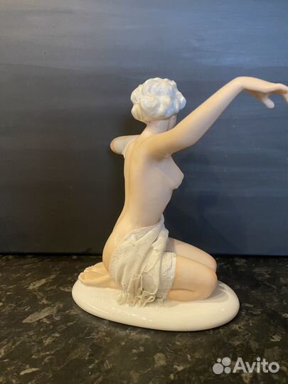 Фарфоровая статуэтка балерина
