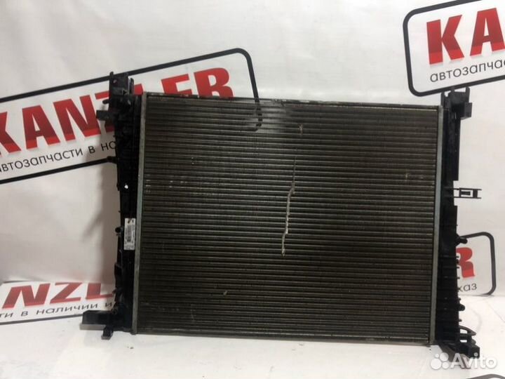 Радиатор охлаждения двигателя Renault Duster 2010