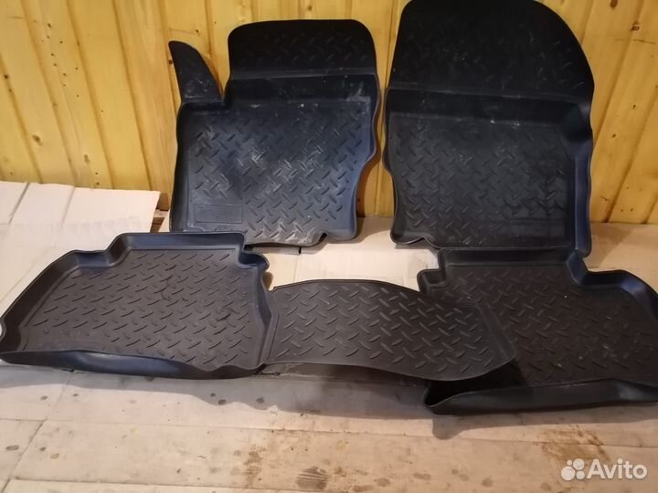 Автомобильные коврики резиновые