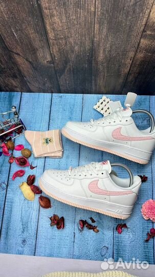 Женские кроссовки Nike Pink Love