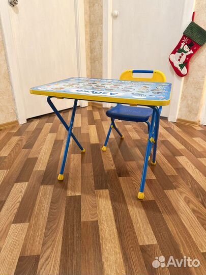 Детский столик со стульчиком