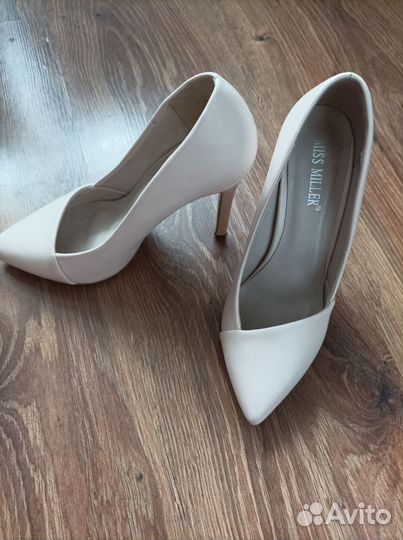 Туфли лодочки женские 36 размер бежевые