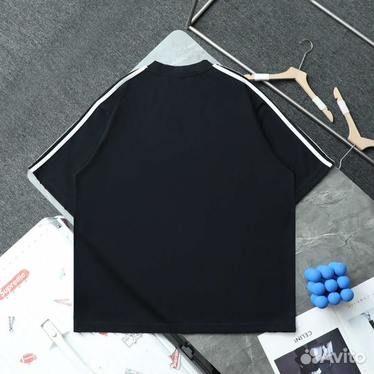 Футболки Balenciaga