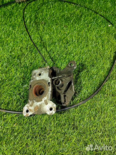 Замок капота с тросиком volvo 960
