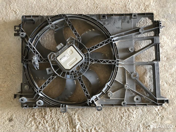 Вентилятор охлаждения двигателя