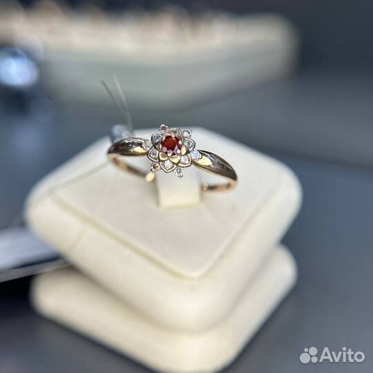 Золотое кольцо 585 пробы золото