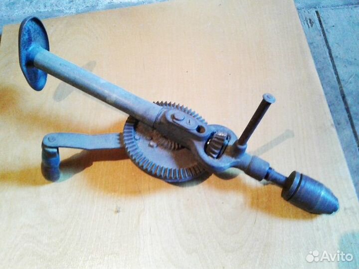 Механическая ретро-сверлилка