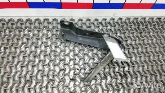 Петля капота ssang yong rexton 1 (74P25D501)