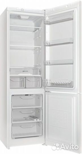 Холодильник двухкамерный Indesit DS 4200 W
