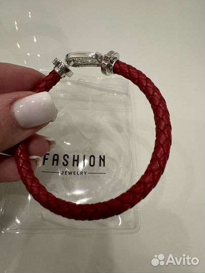 Стильный браслет брак