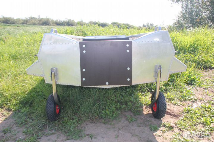 Алюм.лодка Романтика-Н, новая, с колёсами и булями