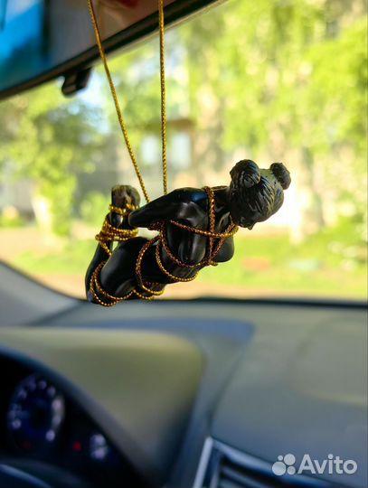 Девушка шибари фигурка подвеска в авто