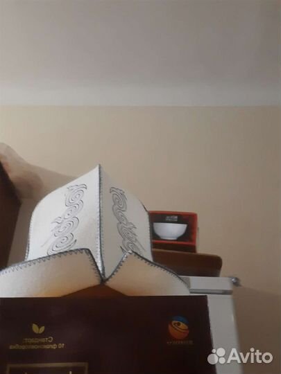 Киргизский головной убор из белого войлока