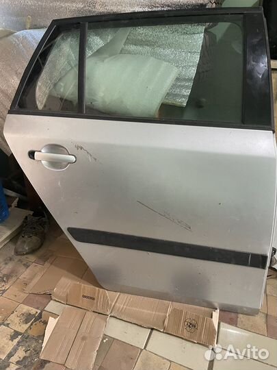 Дверь задняя правая skoda fabia 2