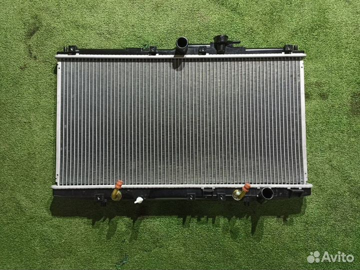 Радиатор охлаждения двигателя Honda Accord 6