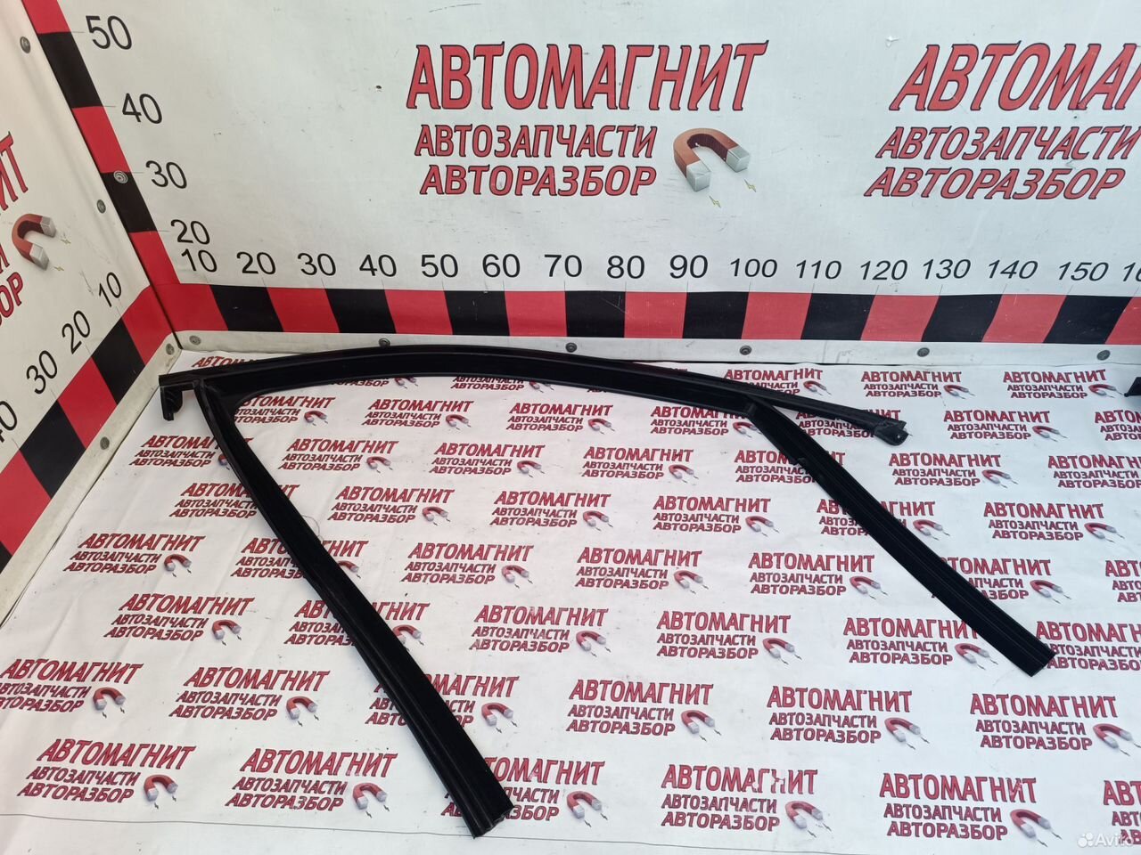 Уплотнитель стекла двери правый Exeed RX