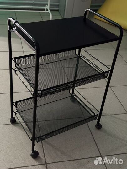 Этажерка на колесиках