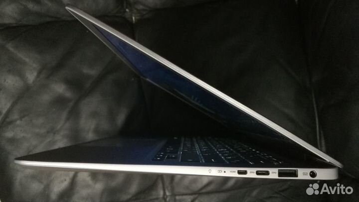 Ультрабук 4K 13'3 ZenBook UX330U i7-7500U 8/256Gb