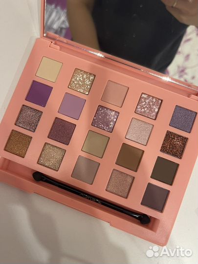 Палетка теней Rosy Crush летуаль