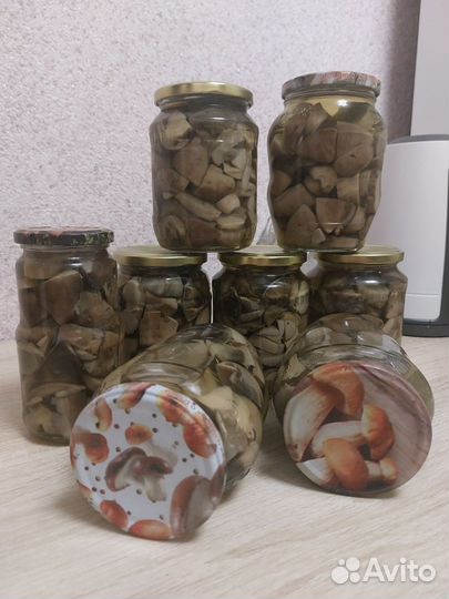 Грибы маринованные