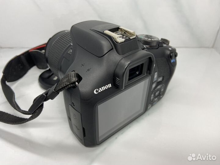Зеркальный фотоаппарат Canon 2000D + 18-55mm