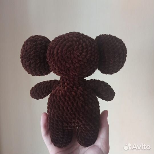 Вязаная игрушка Чебурашка