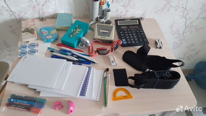 Дырокол органайзер кисточки скобы блокноты отрыв