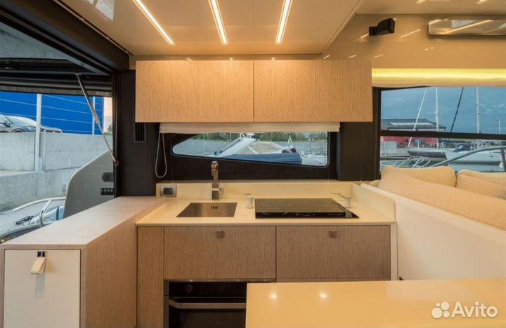 Моторная яхта Cranchi E52S 2021