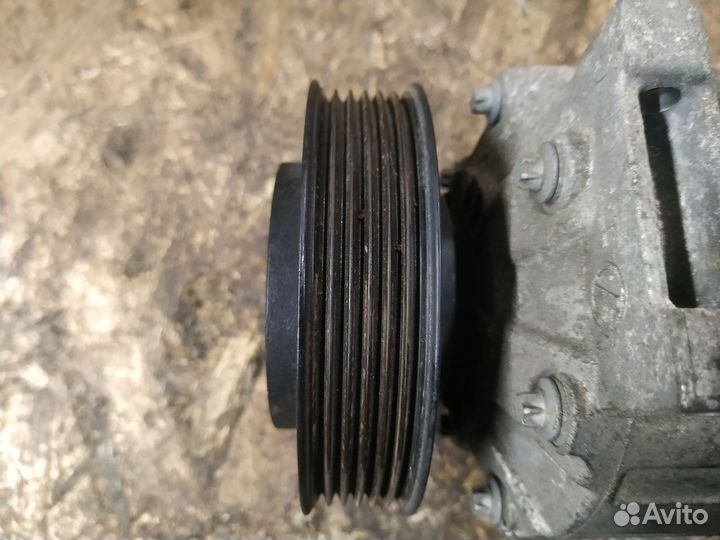 Компрессор кондиционера VW Гольф 5 1K0820803N