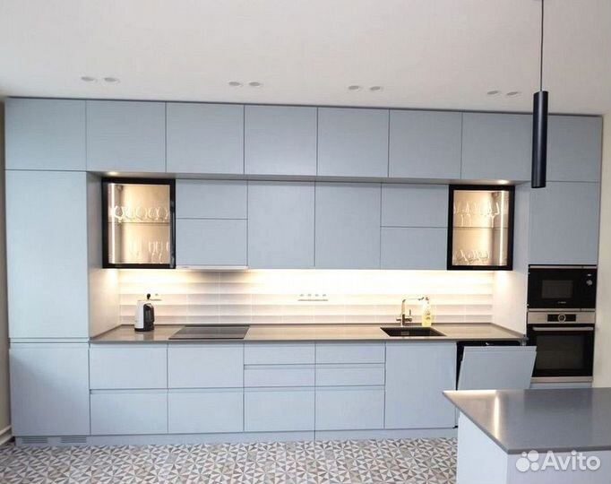 Кухня угловая под потолок