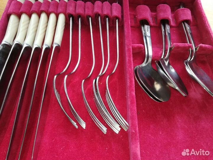 Столовый набор СССР в футляре новый 18 предметов