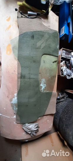 Стекло двери передней правой Opel Corsa D (2006-2