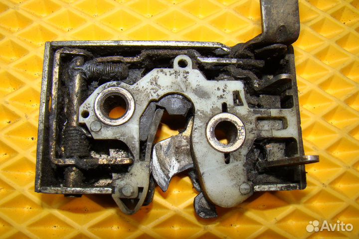 Замок двери передний правый audi 200 c3 ауди 100